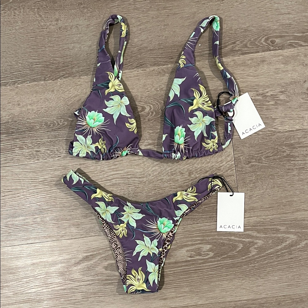 NWT Acacia Swimwear Blake Top and Bobbi Bottom Set in Nia